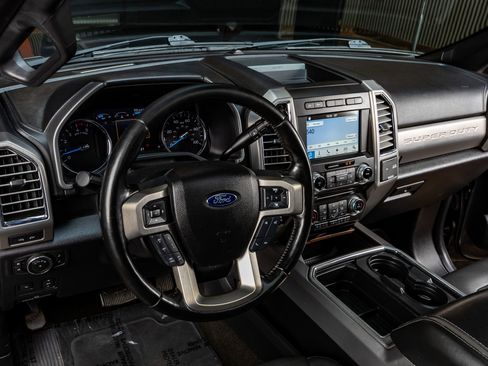 Used 2017 Ford F350 Platinum w/ Platinum Ultimate Package image 17