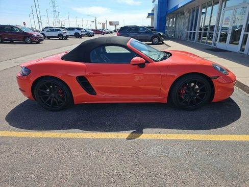Used 2017 Porsche 718 Boxster image 2