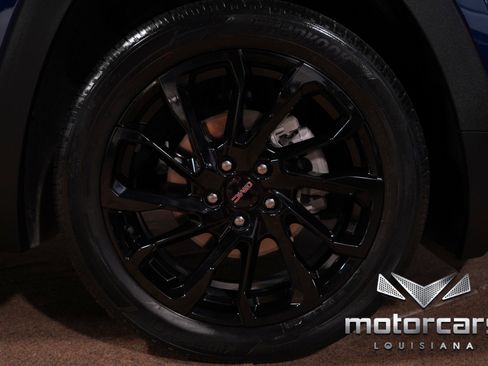 Used 2023 GMC Terrain SLE w/ Driver Convenience Package image 22