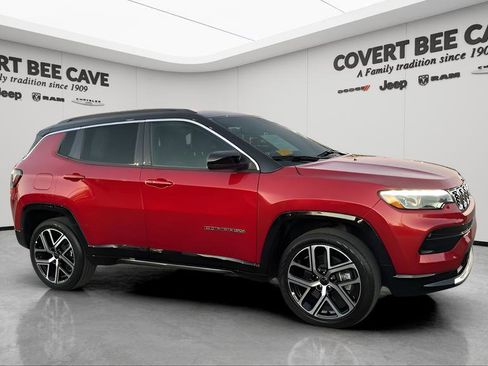 Used 2025 Jeep Compass Limited w/ Elite Group image 12