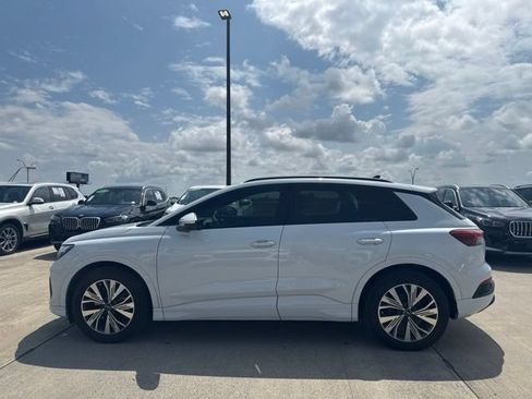 Used 2025 Audi Q4 e-tron Premium w/ Convenience Package RWD image 6