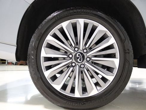 Used 2025 INFINITI QX80 Sensory AWD/4WD image 82