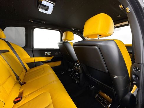 Used 2023 Rolls-Royce Cullinan image 23