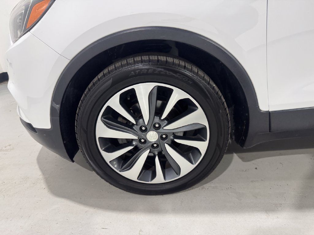 Used 2019 Buick Encore Essence FWD image 9