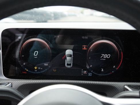 Used 2019 Mercedes-Benz A 220 image 11