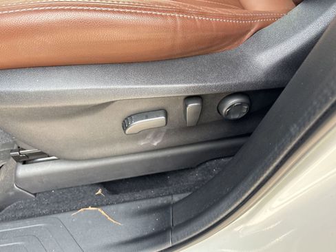 Used 2023 Subaru Ascent Touring image 14