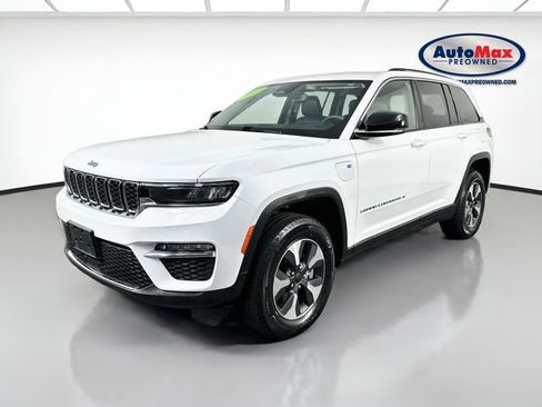 Used 2023 Jeep Grand Cherokee 4WD 4xe image 5
