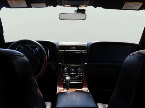 Used 2016 Lincoln Navigator Select AWD/4WD image 8
