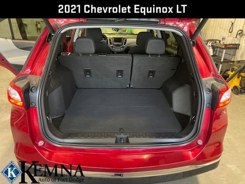 Used 2021 Chevrolet Equinox LT image 23