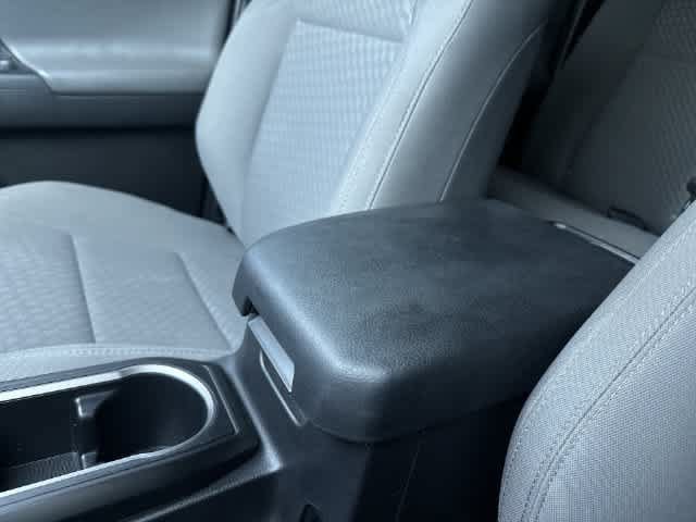Used 2022 Toyota Tacoma SR AWD/4WD image 29