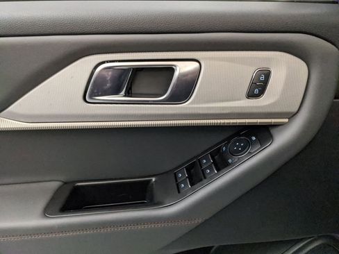 New 2025 Ford Explorer Active image 21