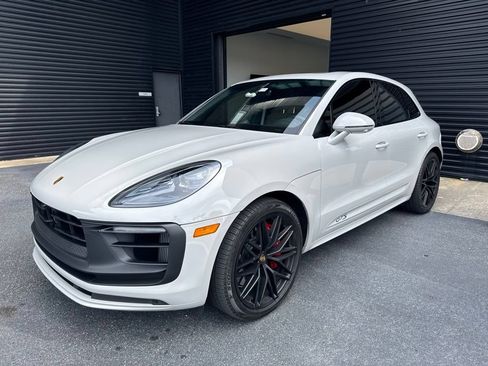 Certified 2024 Porsche Macan GTS AWD/4WD image 1
