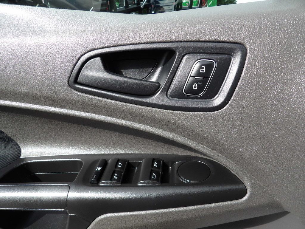 Used 2020 Ford Transit Connect XL FWD image 15