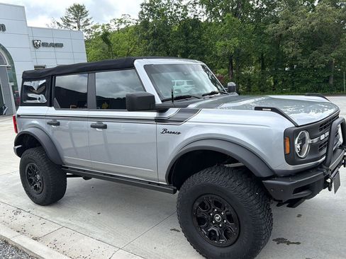 Used 2022 Ford Bronco Black Diamond AWD/4WD image 2