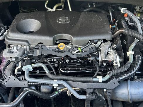 Used 2021 Toyota Sienna XLE w/ XLE Plus Package FWD image 7