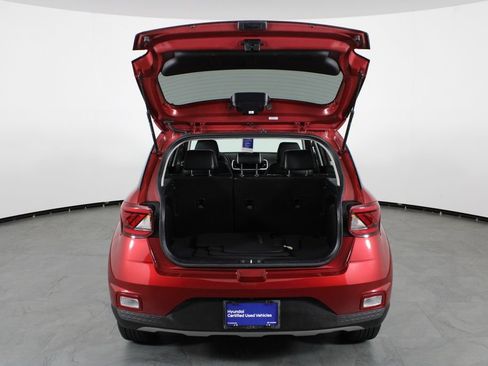 Certified 2024 Hyundai Venue Limited FWD image 17