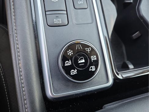 Used 2024 Nissan Pathfinder SL image 20