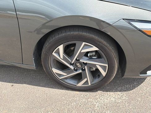 Certified 2025 Hyundai Elantra Sport FWD image 12