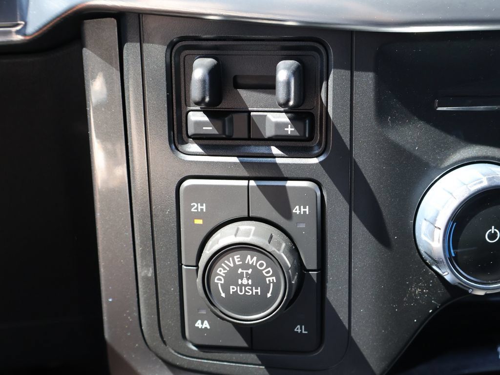 Used 2022 Ford F150 Lariat w/ Equipment Group 502A High AWD/4WD image 36