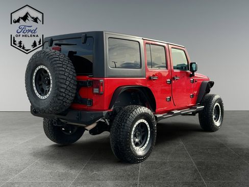 Used 2018 Jeep Wrangler Unlimited Sahara w/ Connectivity Group image 5