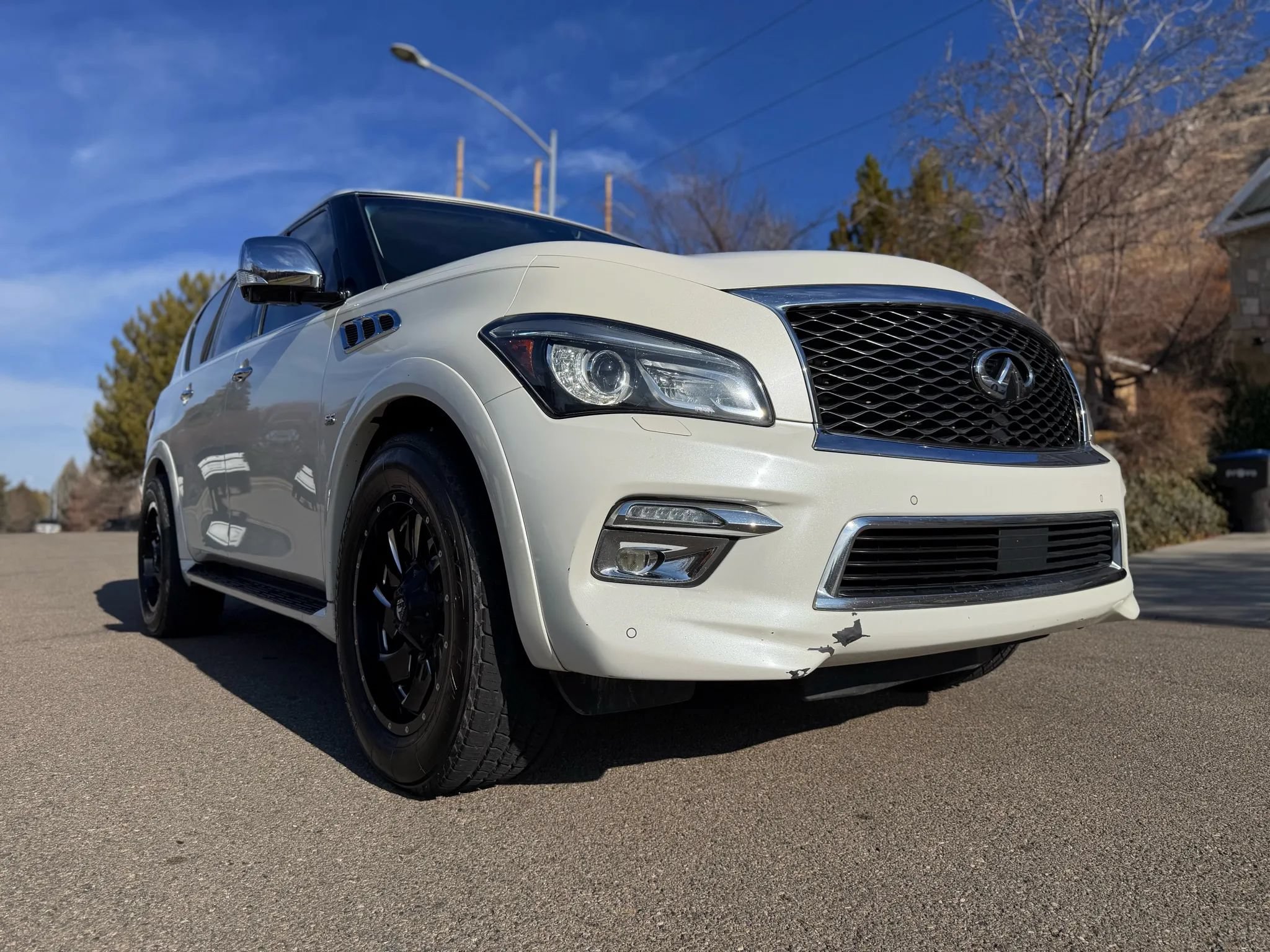 Used 2016 INFINITI QX80 4WD w/ Deluxe Technology Package image 40