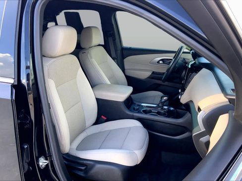 Certified 2022 Chevrolet Traverse LS w/ LPO, Cargo Package FWD image 9