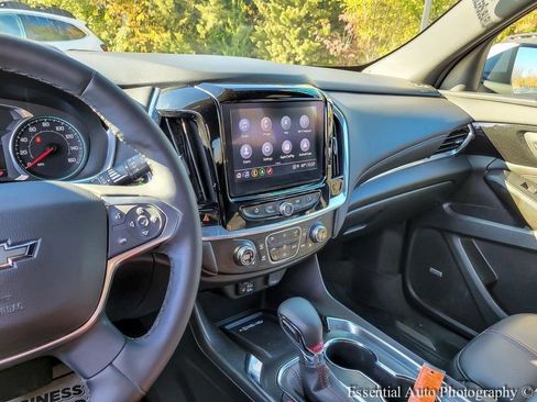 Used 2023 Chevrolet Traverse RS w/ LPO, Floor Liner Package AWD/4WD image 25