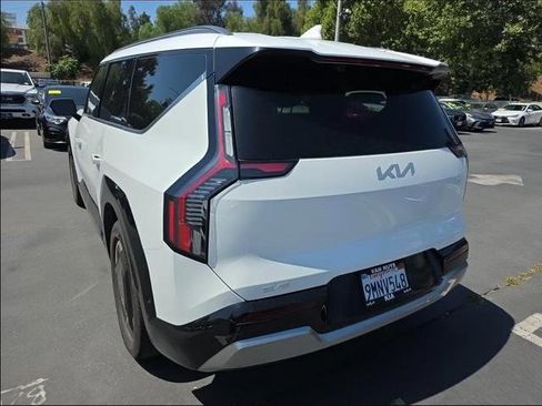 Certified 2024 Kia EV9 Land AWD/4WD image 4