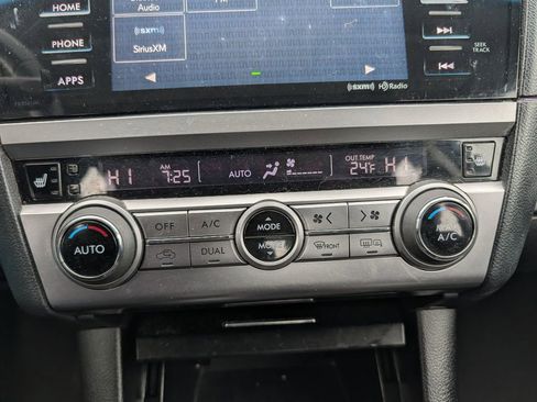 Used 2017 Subaru Legacy 2.5i Premium image 23