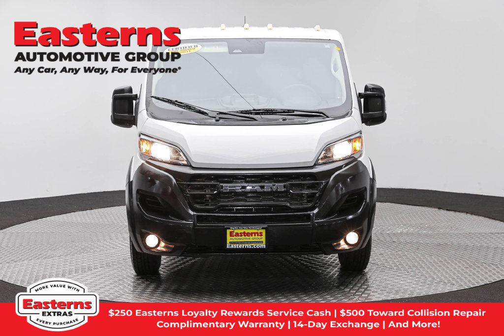 Used 2025 RAM ProMaster 2500 w/ Convenience Group FWD image 3