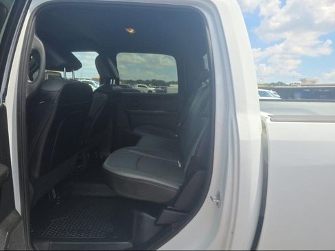 Used 2023 RAM 2500 Tradesman w/ Chrome Appearance Group AWD/4WD image 10