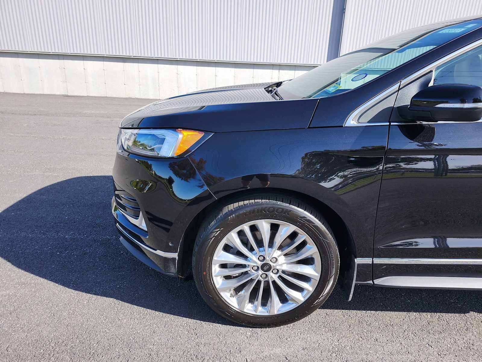 Used 2023 Ford Edge Titanium w/ Equipment Group 301A AWD/4WD image 10