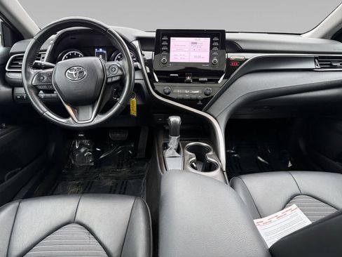 Used 2021 Toyota Camry SE image 10