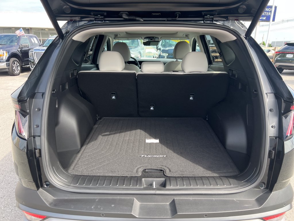 Used 2025 Hyundai Tucson Limited AWD/4WD image 9