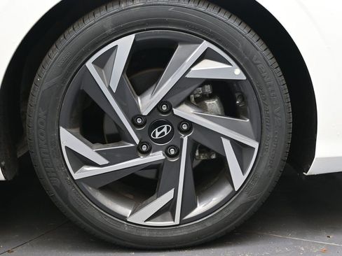 Certified 2025 Hyundai Elantra SEL w/ Cargo Package image 10