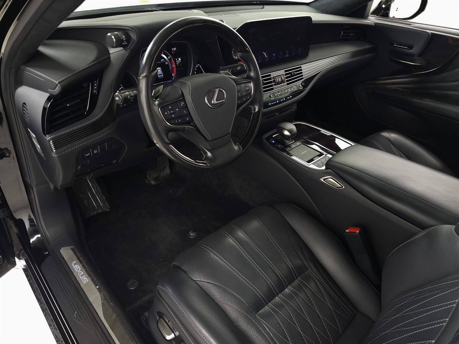 Used 2022 Lexus LS 500 AWD w/ Interior Upgrade Package image 16