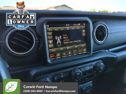 Used 2022 Jeep Wrangler Unlimited Sahara w/ Cold Weather Group AWD/4WD image 16