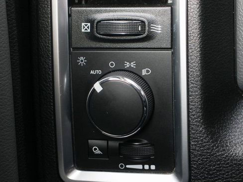 Used 2018 RAM 2500 SLT AWD/4WD image 18