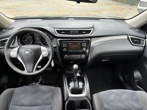 Used 2015 Nissan Rogue S image 18