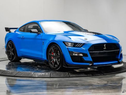 Used 2022 Ford Mustang Shelby GT500 w/ Carbon Fiber Track Pack RWD image 28