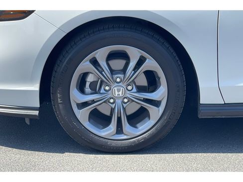 Certified 2024 Honda Accord EX image 39