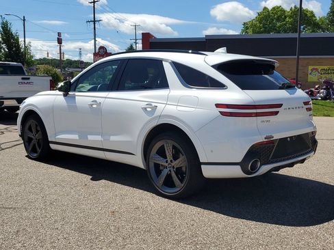 Used 2022 Genesis GV70 3.5T Sport w/ Sport Prestige Package AWD/4WD image 5