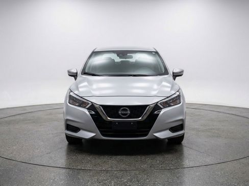 Used 2025 Nissan Versa SV FWD image 2