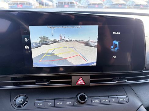 Used 2025 Hyundai Elantra SEL FWD image 18