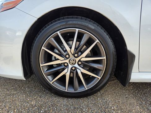 Used 2022 Toyota Camry XLE FWD image 24