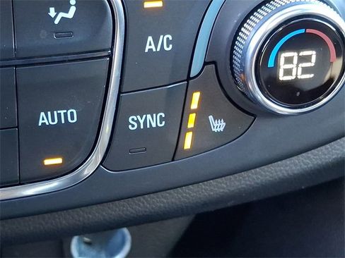 Used 2022 Chevrolet Traverse RS image 26