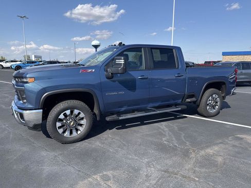Used 2026 Chevrolet Silverado 2500 LT w/ All Star Edition AWD/4WD image 7