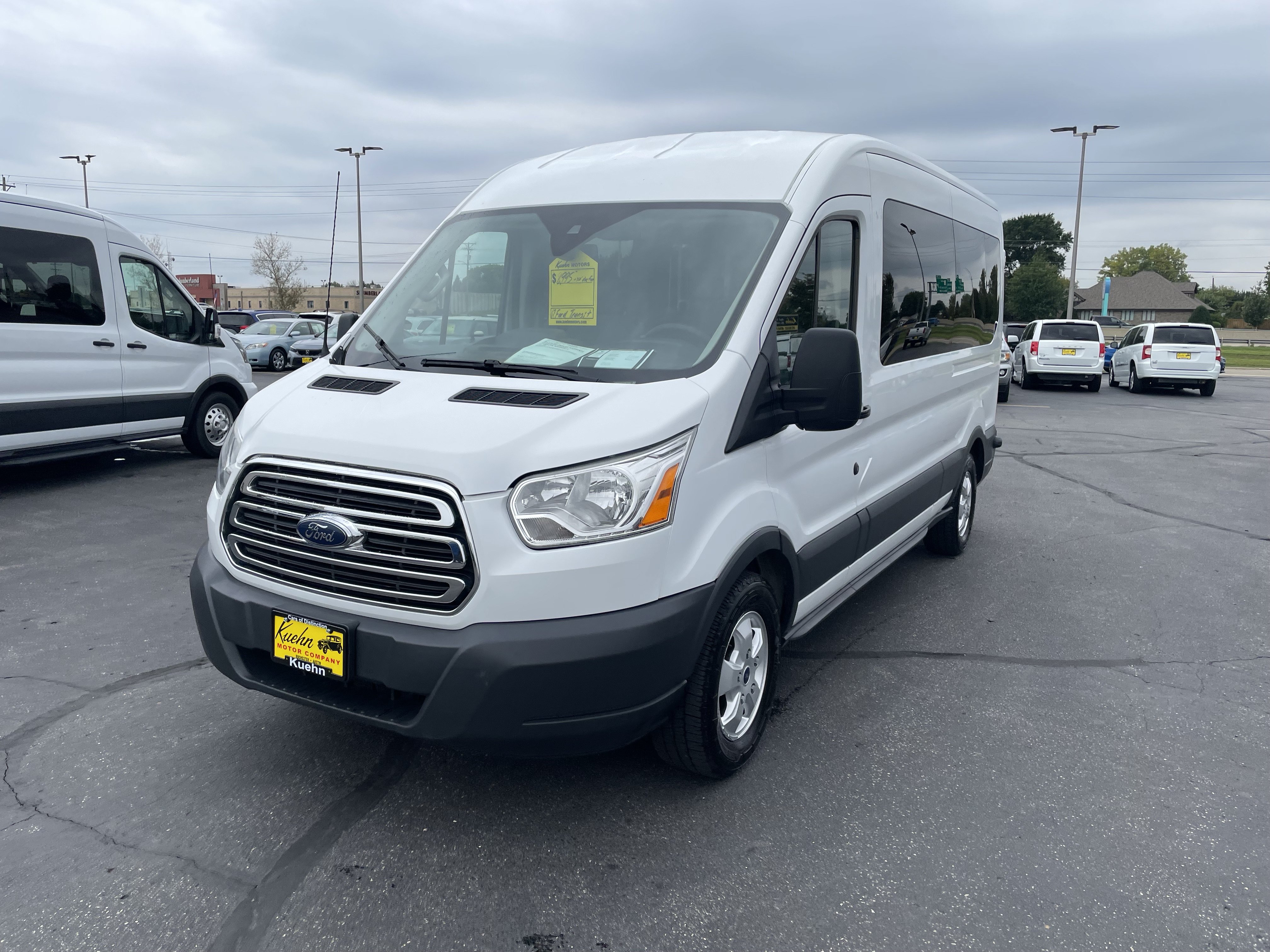 Used 2017 Ford Transit 350 XLT RWD image 4