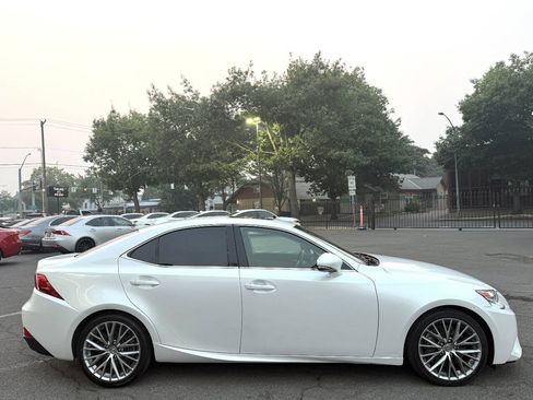 Used 2016 Lexus IS 200t w/ Premium Package RWD image 3