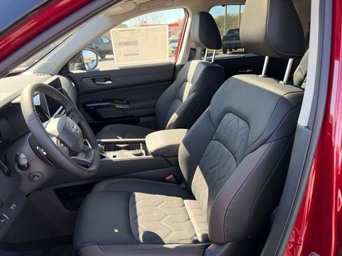 New 2026 Nissan Pathfinder Platinum AWD/4WD image 15